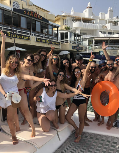 A group of friends enjoying a boat trip in Benalmádena.